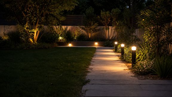 Optimiser l'éclairage extérieur pour un jardin accueillant